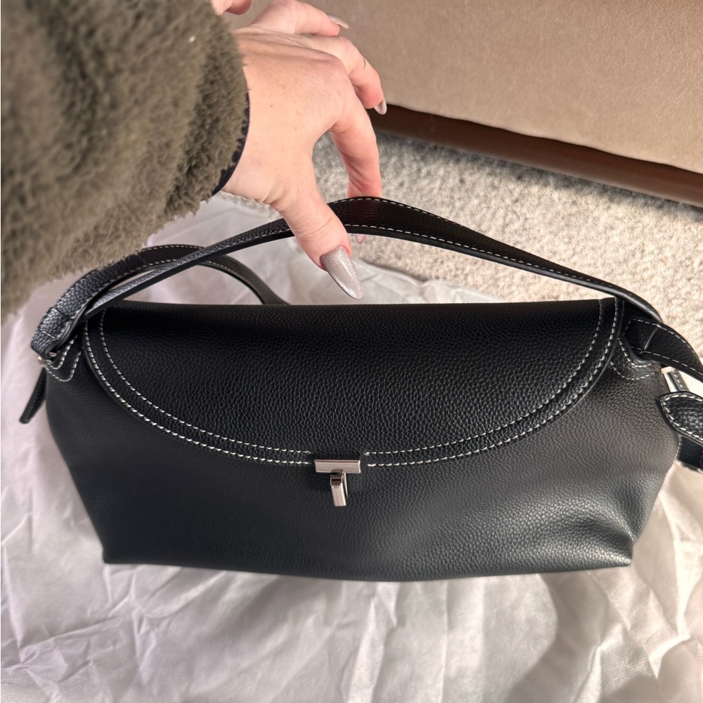 Toteme Black Pebble Leather - T Lock